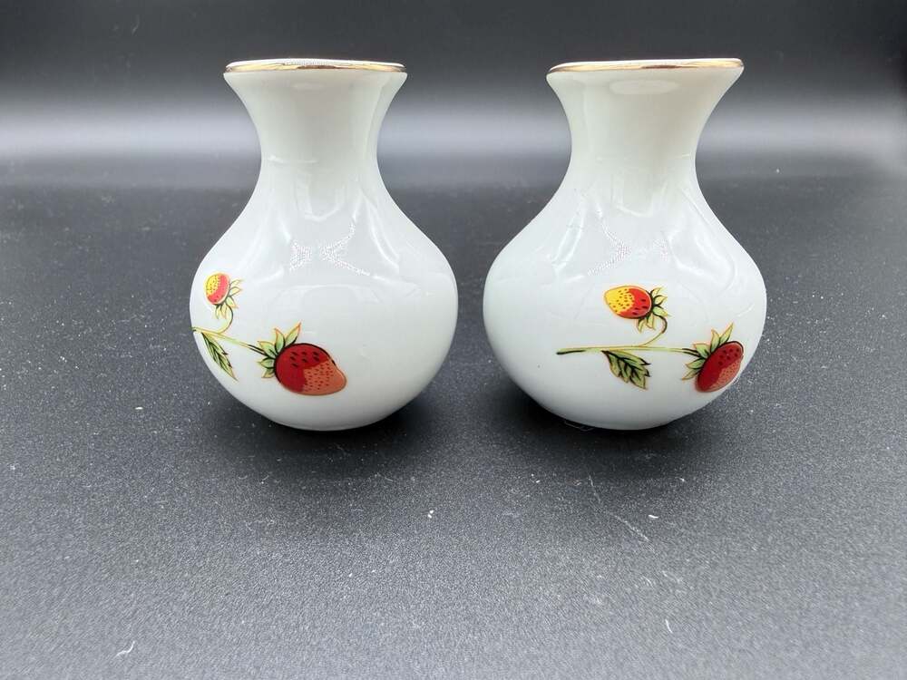 Vintage Otagiri‎ OMC Japan Strawberry Porcelain Bud Vases Set